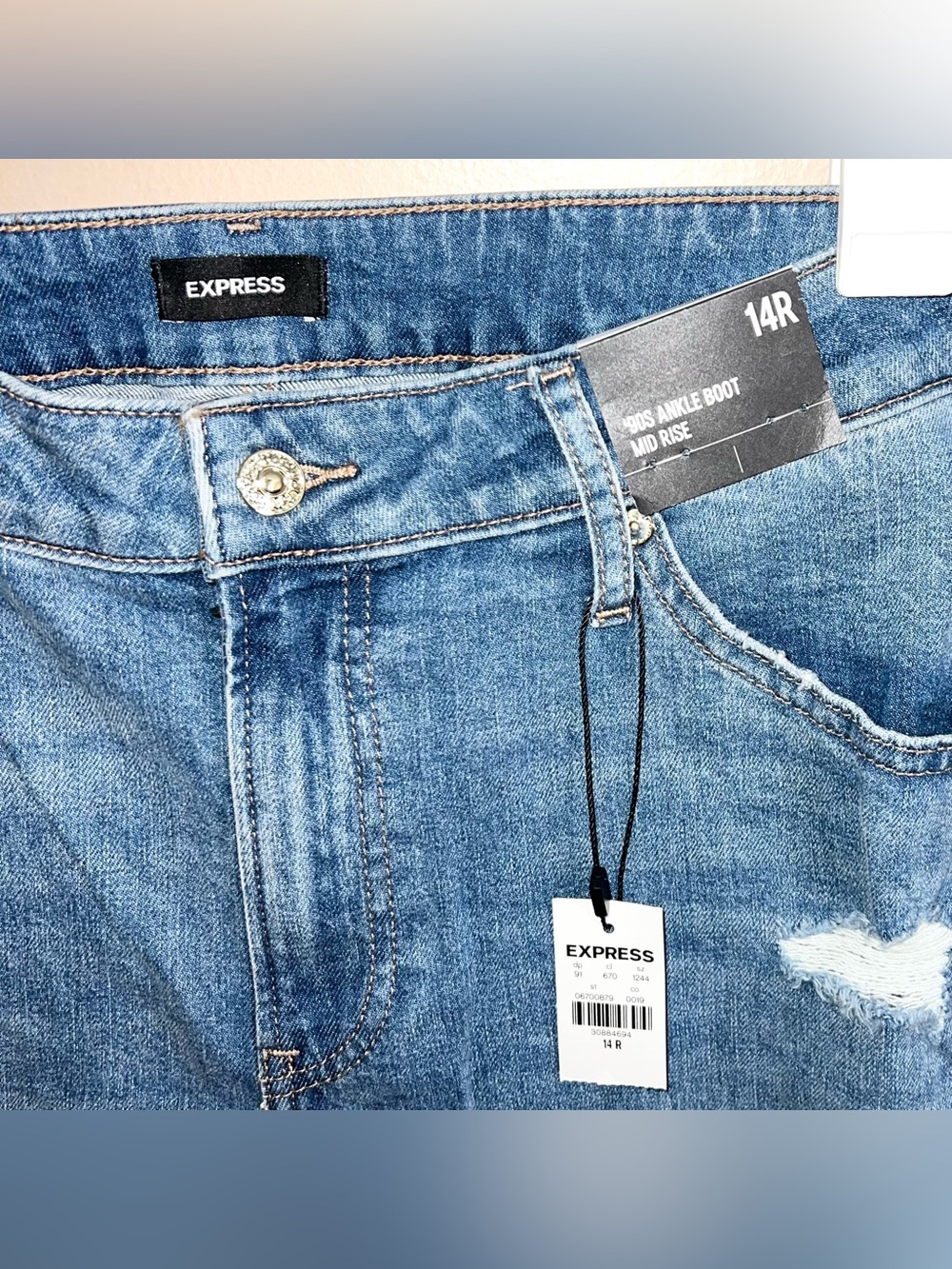 Express 90’s Ankle Boot Mid Rise Distressed Jeans Women’s 14R Blue 36x27 - Picture 4 of 6
